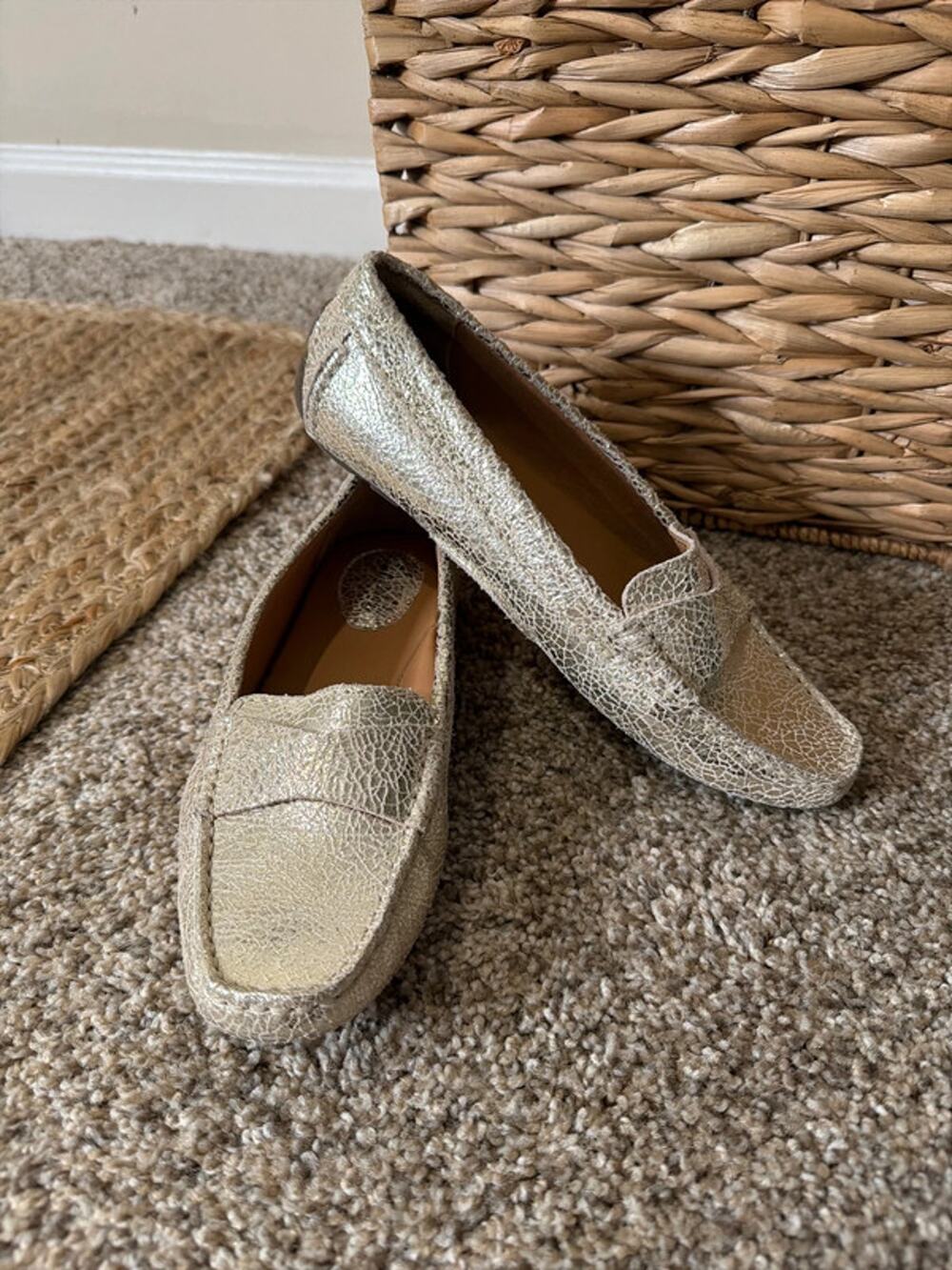 Clarks NWOT gold driving shoe loafer leather 7 701